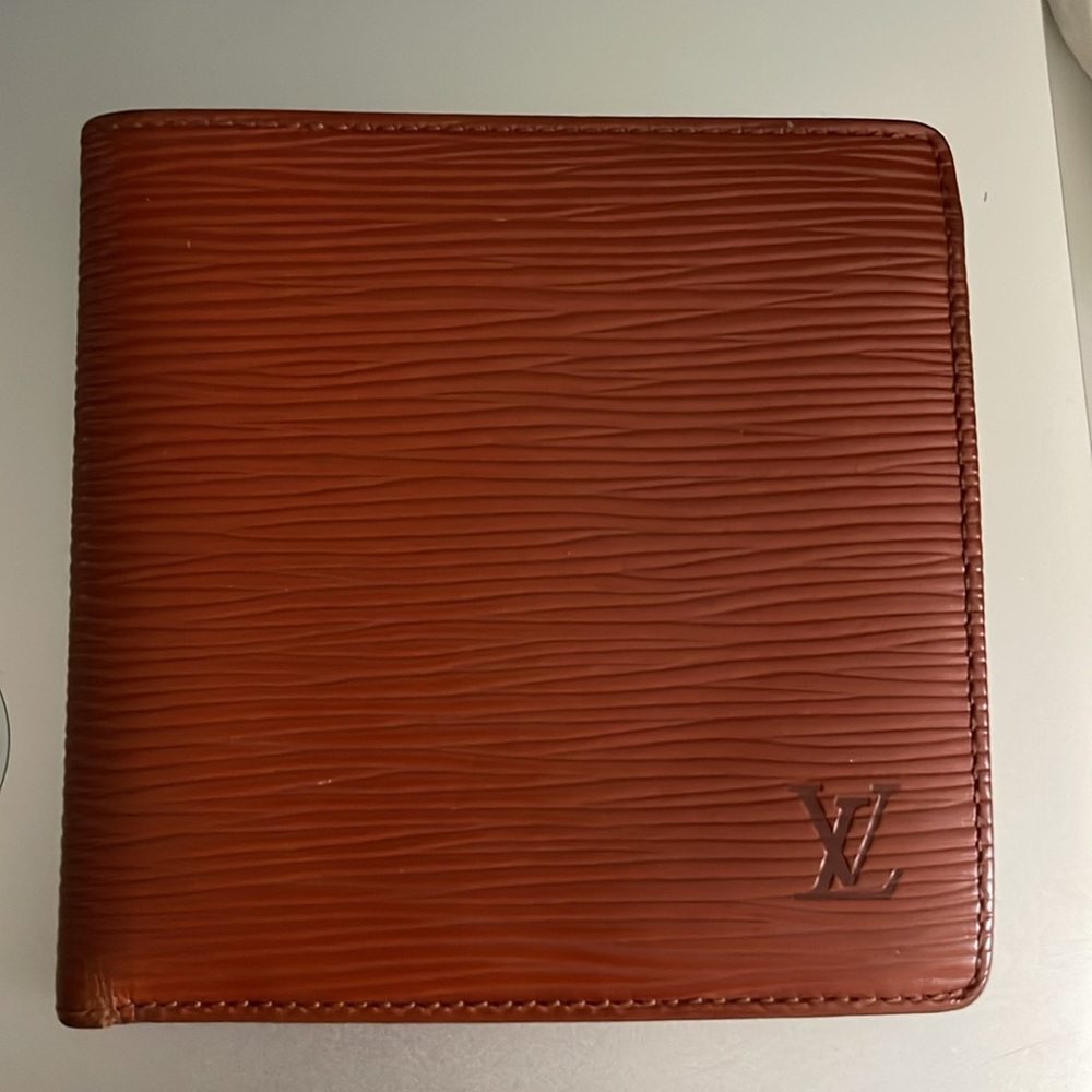 Louis Vuitton Vintage Portefeiulle Marco Kenyan Fawn Epi Leather Bifold Wallet